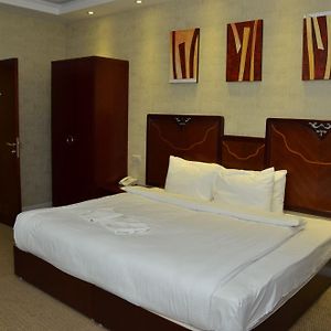 Senior King Suite