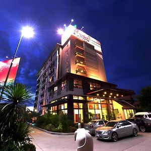 Bonito Chinos Hotel